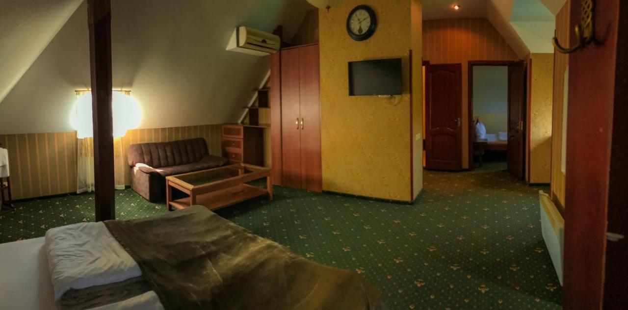 Pivdenna Brama Khmel'nyts'kyy Exterior foto